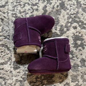 💜UGG Plum Infant Booties💜